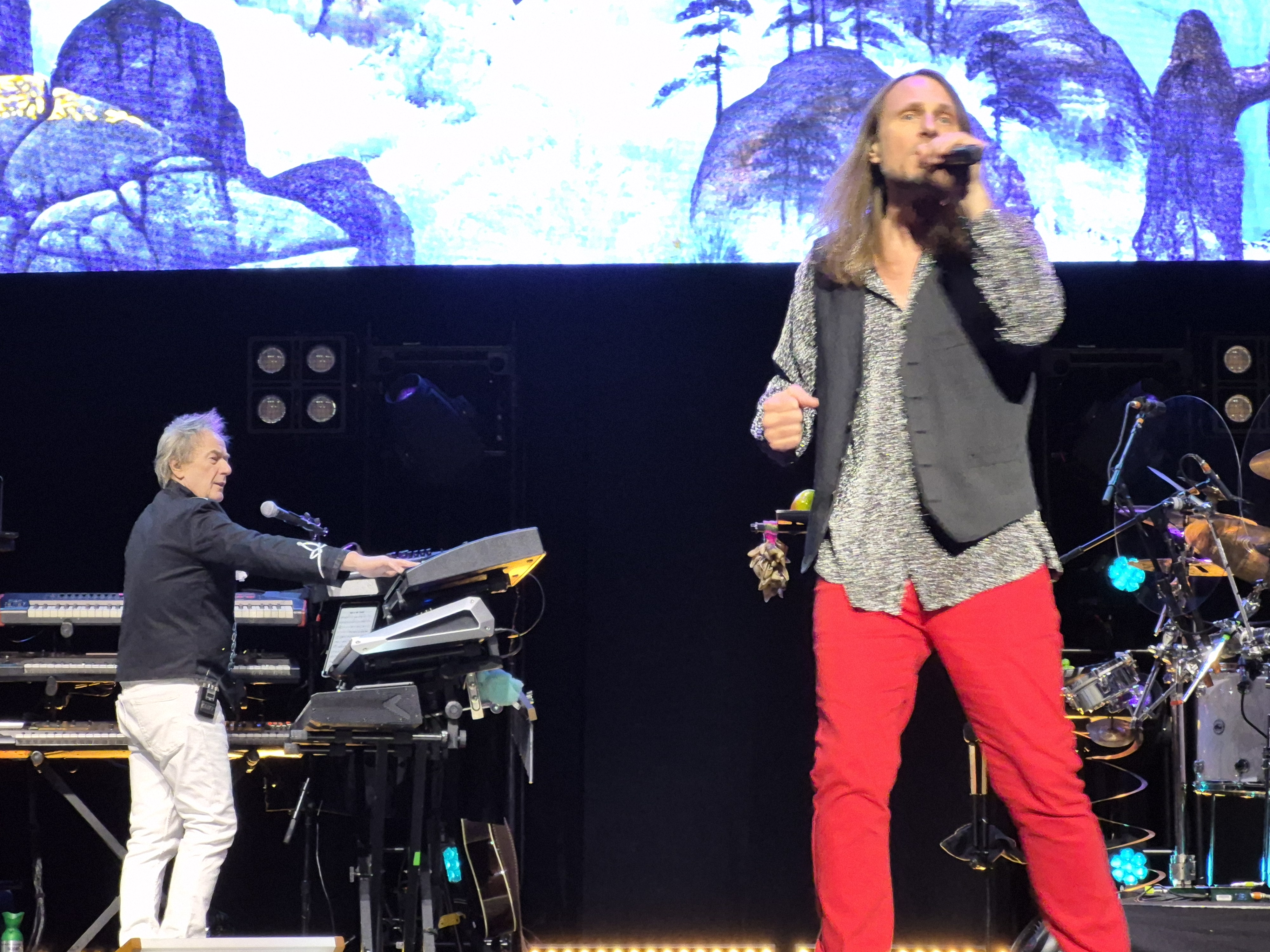 Yes2025-11-09ParamountTheaterDenverCO (7).jpg